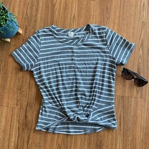 O’Neill Gray and White Twist Front T-Shirt Medium